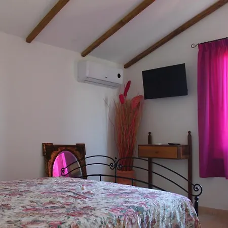 Oda ve Kahvaltı A Casa Di Amici Tuscania